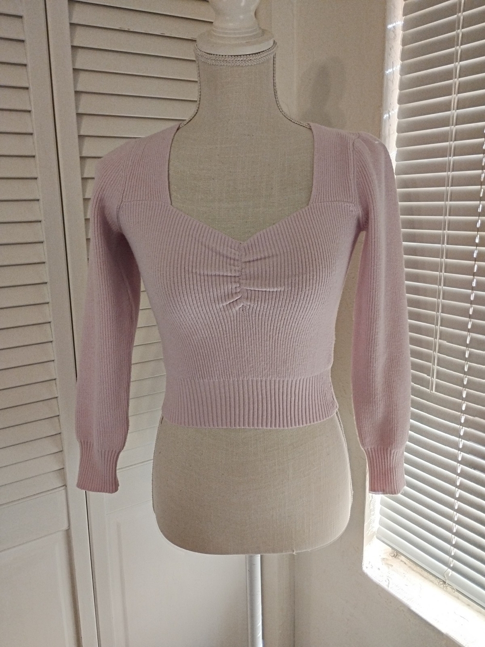 Astr Ribbed Cropped Sweater in Soft Lilac